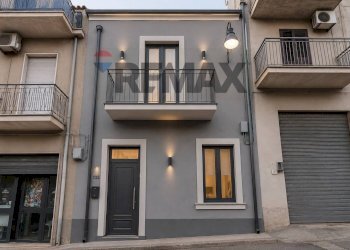 Edificio all\'aperto - Casa semi indipendente Via Milazzo
 
185, Grammichele - foto 1