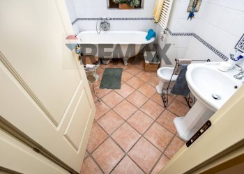 Bagno - Appartamento Via Monsignor Pietro Panzetti
 
16, San Colombano al Lambro - foto 13
