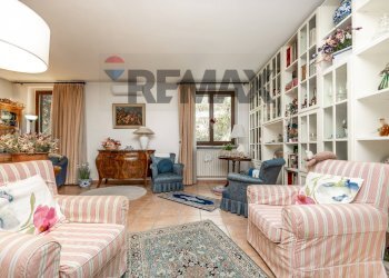 Soggiorno - Appartamento Via Monsignor Pietro Panzetti
 
16, San Colombano al Lambro - foto 30