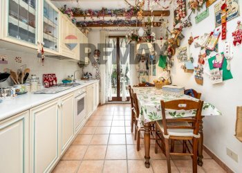 Cucina - Appartamento Via Monsignor Pietro Panzetti
 
16, San Colombano al Lambro - foto 37