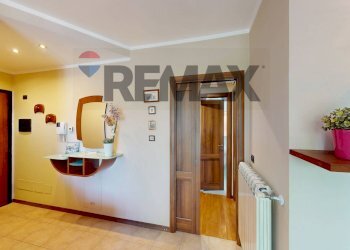 Hall / corridoio - Three-room apartment via XI Febbraio
 
25, Vimodrone - photo 12