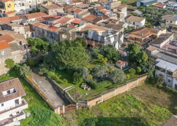 Edificio all\'aperto - Villa Via Corso
 
52, Sessa Aurunca - foto 2