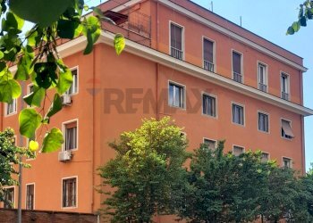 Edificio all\'aperto - Quadrilocale Roma - foto 1