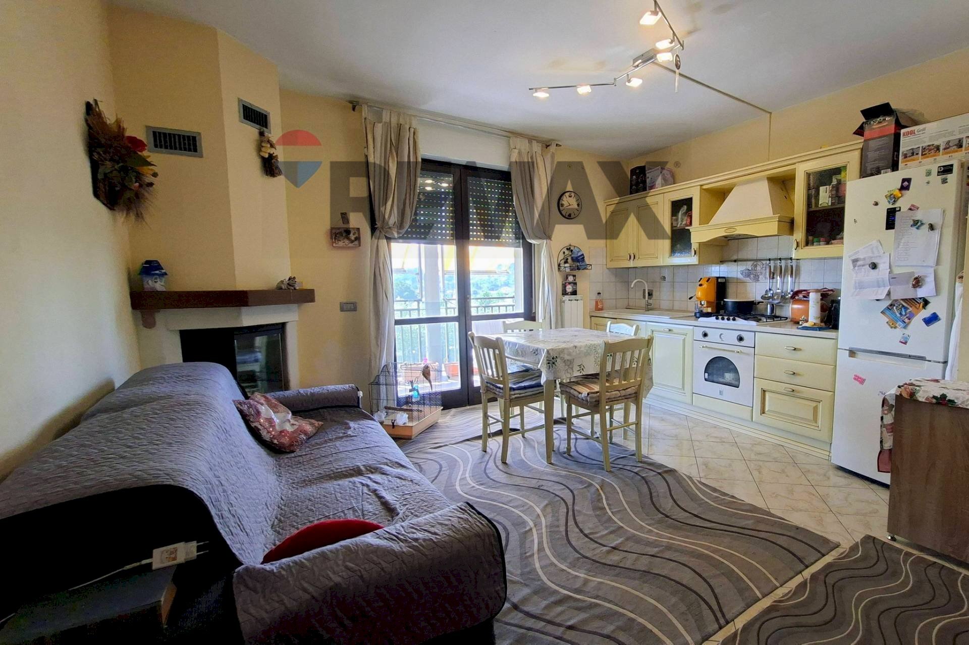 Sala da pranzo - Three-room apartment via Piave
 
182, Montevarchi - photo 1