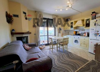 Sala da pranzo - Three-room apartment via Piave
 
182, Montevarchi - photo 1