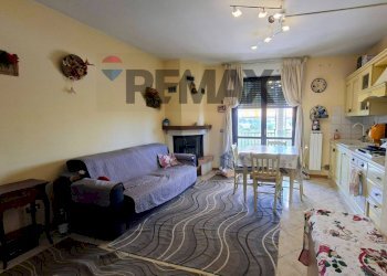 Soggiorno - Three-room apartment via Piave
 
182, Montevarchi - photo 4