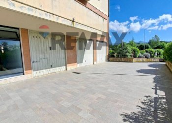 Terrazza - Three-room apartment via Piave
 
182, Montevarchi - photo 23