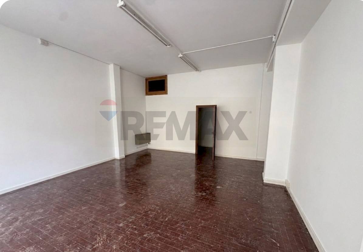 Stanza vuota - Commercial Premises via Mario Bellocchi
3b, 3c, Fabriano - photo 3