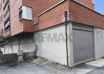 Edificio all\'aperto - Locale Commerciale via Mario Bellocchi
 
3b, 3c, Fabriano - foto 17