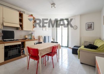 Sala da pranzo - Two-room apartment via Galleria della Sima
 
45, Jesi - photo 2