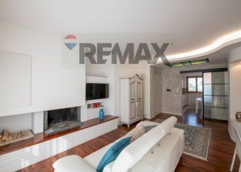 Soggiorno - Appartamento via pozzo del letto
 
6, Montemarciano - foto 18