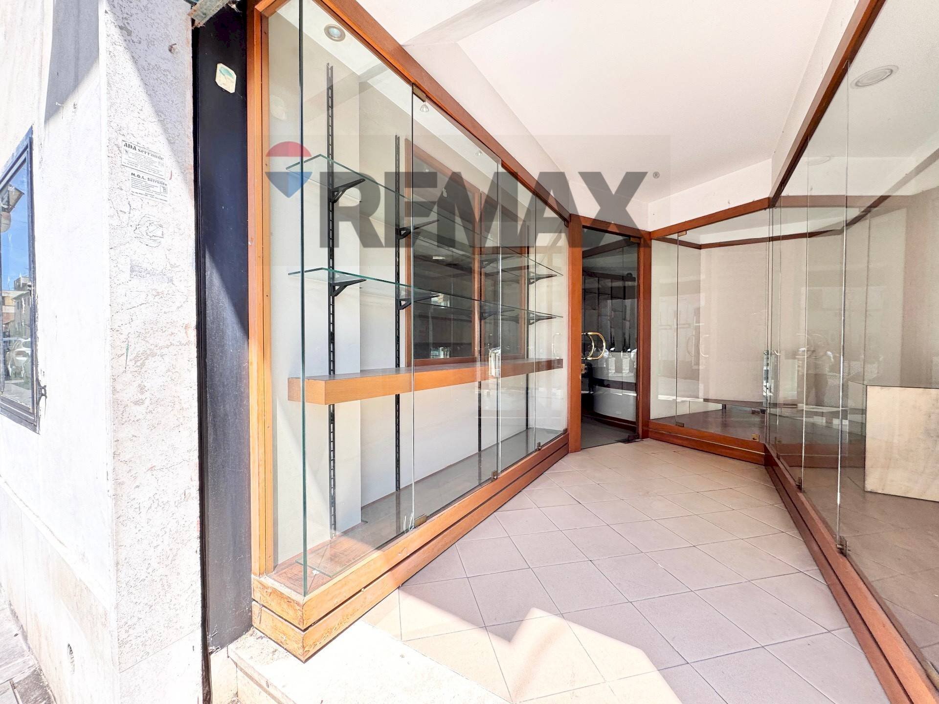 Ricezione / Lobby - Commercial Premises Corso Vittorio Emanuele
 
2, Manziana - photo 3