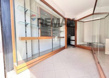 Ricezione / Lobby - Commercial Premises Corso Vittorio Emanuele
2, Manziana - photo 4