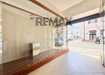 Ricezione / Lobby - Commercial Premises Corso Vittorio Emanuele
2, Manziana - photo 6