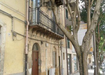Edificio all\'aperto - Three-room apartment Via N.Colajanni
 
56, Caltanissetta - photo 2