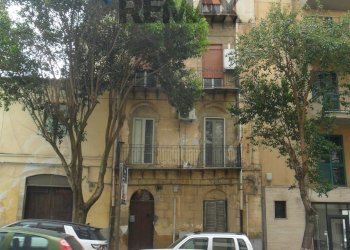 Edificio all\'aperto - Three-room apartment Via N.Colajanni
 
56, Caltanissetta - photo 19