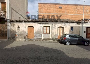 Edificio all\'aperto - Independent house Via IV Retta di Ponente
 
32, Belpasso - photo 2