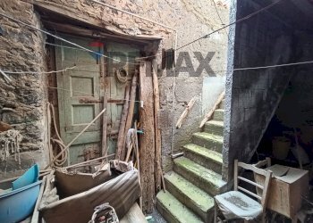 Scale - Independent house Via IV Retta di Ponente
 
32, Belpasso - photo 18