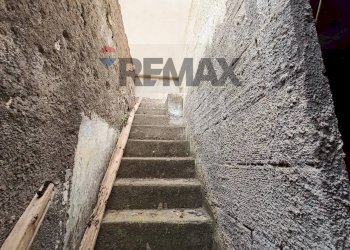 Scale - Independent house Via IV Retta di Ponente
 
32, Belpasso - photo 21
