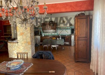 Sala da pranzo - Appartamento Via della Seta
 
27, Giardini-Naxos - foto 9