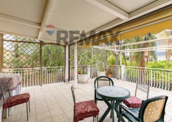 Terrazza - Bilocale viale jannuzzo
 
14, Giardini-Naxos - foto 2