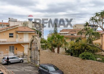 Edificio all\'aperto - Bilocale viale jannuzzo
 
14, Giardini-Naxos - foto 3