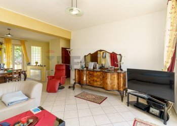 Soggiorno - Villa contrada Caria, Naso - photo 27