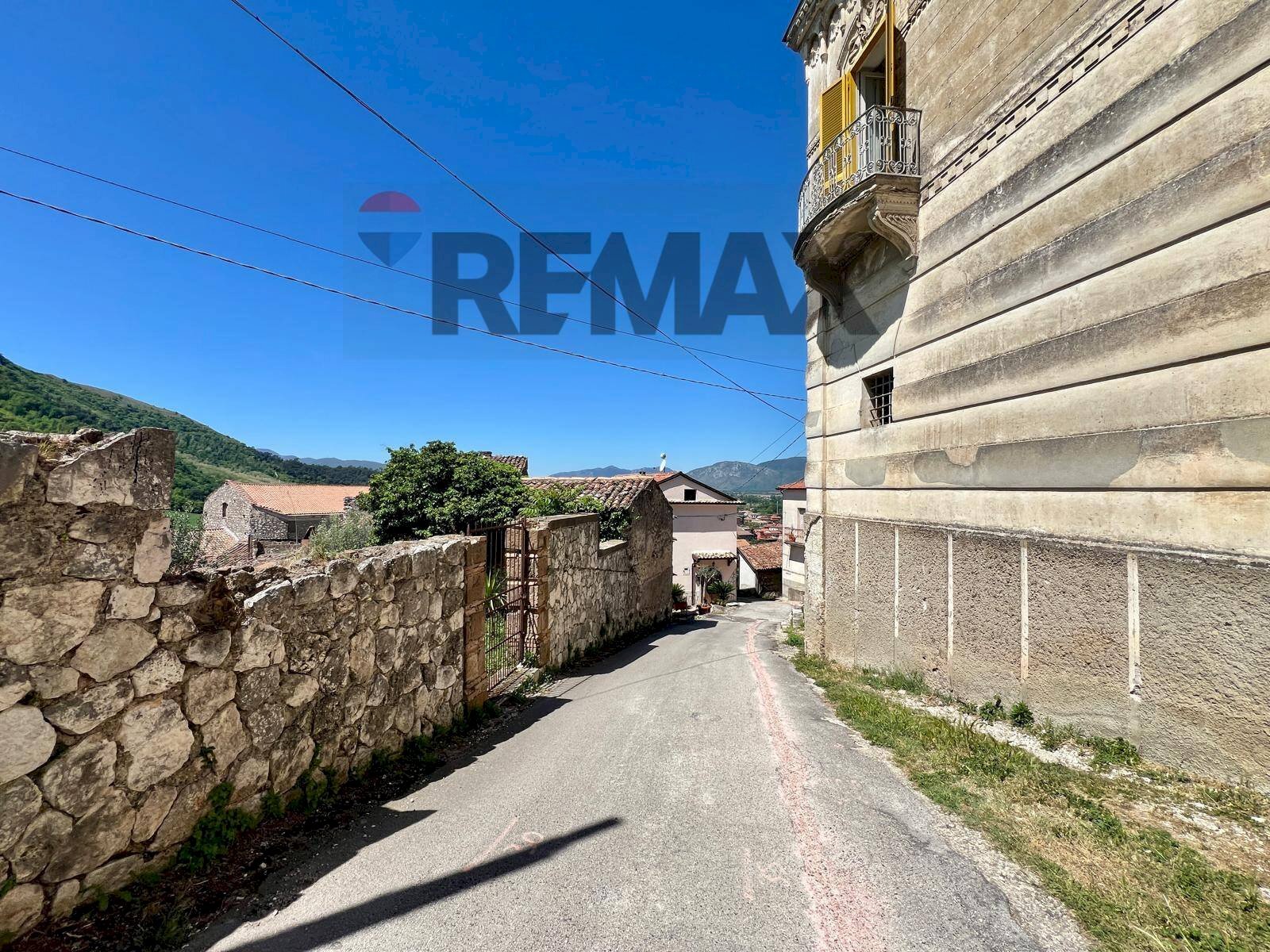 Edificio all\'aperto - Casa semi indipendente via Cirelli
 
1, Vairano Patenora - foto 3
