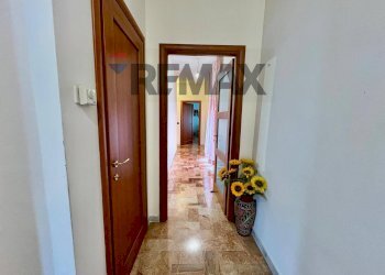 Hall / corridoio - Appartamento via Ceraselle
 
240, Caianello - foto 51