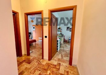 Hall / corridoio - Appartamento via Ceraselle
 
240, Caianello - foto 57