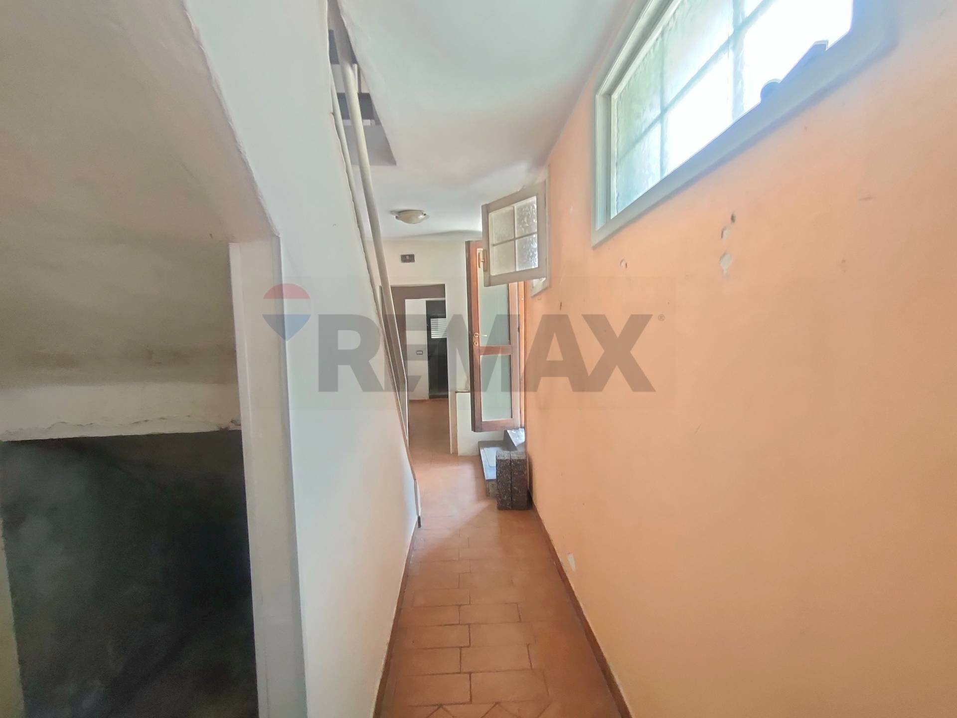 Hall / corridoio - Casa semi indipendente Bussi sul Tirino - foto 2