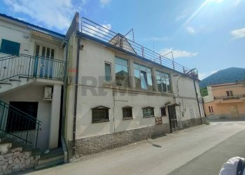 Edificio all\'aperto - Casa semi indipendente Bussi sul Tirino - foto 1