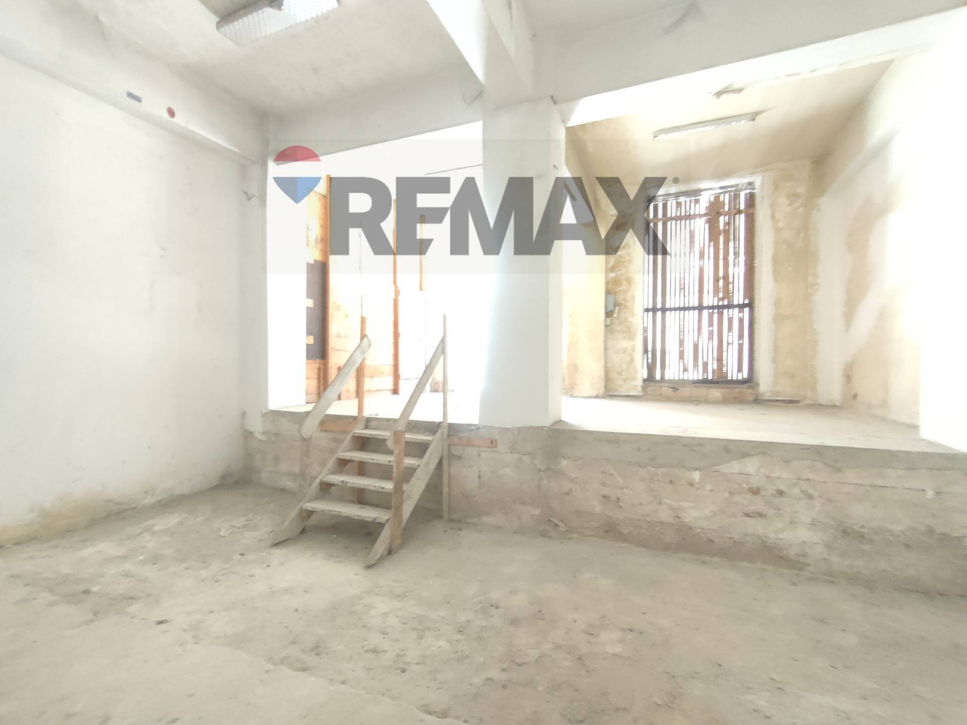 Scale - Commercial Premises VIA PORTICI DI SAN BERNARDINO, L'Aquila - photo 2