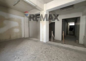 Parcheggio - Commercial Premises VIA PORTICI DI SAN BERNARDINO, L'Aquila - photo 4