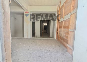 Hall / corridoio - Commercial Premises VIA PORTICI DI SAN BERNARDINO, L'Aquila - photo 8