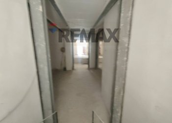Hall / corridoio - Commercial Premises VIA PORTICI DI SAN BERNARDINO, L'Aquila - photo 10
