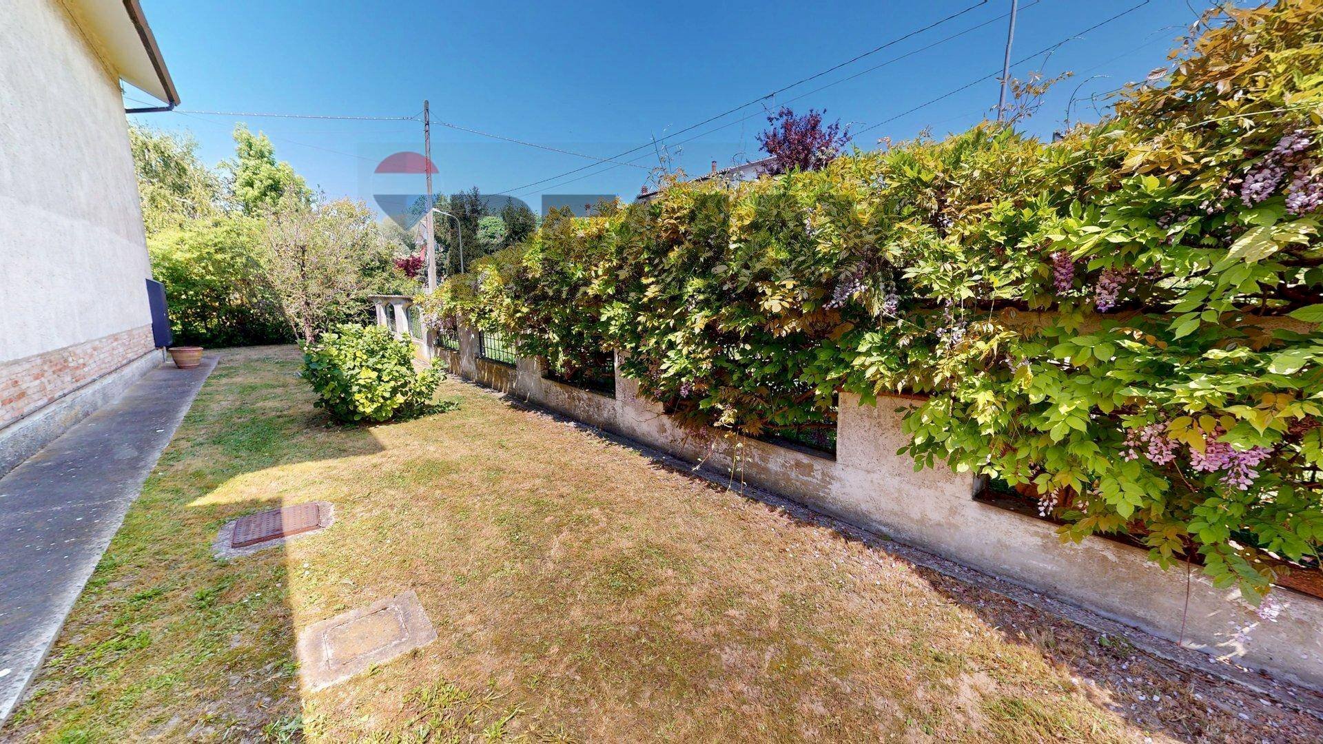 Giardino - Villa Via Argine Po
 
23, Vigarano Mainarda - foto 3