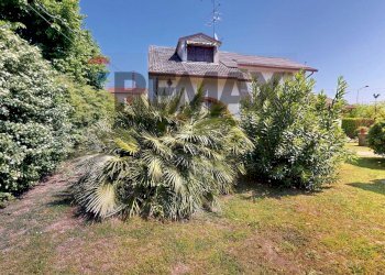 Giardino - Villa Via Argine Po
 
23, Vigarano Mainarda - photo 1