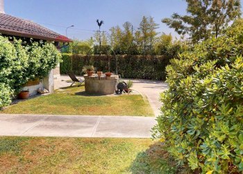 Giardino - Villa Via Argine Po
 
23, Vigarano Mainarda - photo 2