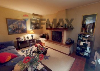 Soggiorno - Villa Via Argine Po
 
23, Vigarano Mainarda - photo 17