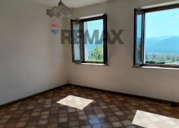Stanza vuota - Semi-detached house Via Fumach
 
10, San Gregorio nelle Alpi - photo 3