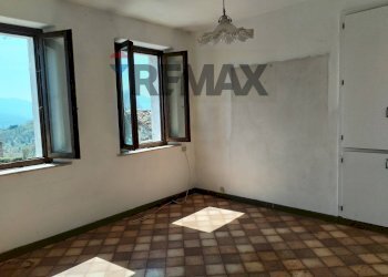 Stanza vuota - Semi-detached house Via Fumach
 
10, San Gregorio nelle Alpi - photo 4