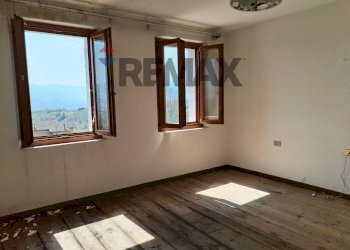 Stanza vuota - Semi-detached house Via Fumach
 
10, San Gregorio nelle Alpi - photo 26