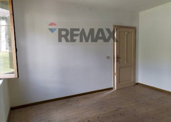 Stanza vuota - Semi-detached house Via Fumach
 
10, San Gregorio nelle Alpi - photo 34