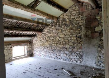 Stanza vuota - Semi-detached house Via Fumach
 
10, San Gregorio nelle Alpi - photo 37