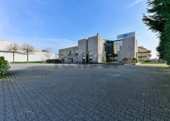 Edificio all\'aperto - Negozio Via Ungaretti
 
7, Cernusco sul Naviglio - foto 1