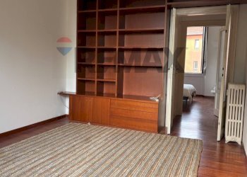 Camera / camera da letto - Bilocale via Giuseppe Giacosa
 
35, Milano - foto 2