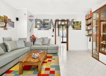 Soggiorno - Villa via Lombardia
 
52, Olgiate Olona - foto 2