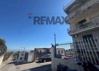 Edificio all\'aperto - Box Via Guantai ad Orsolone
34, Napoli - foto 5