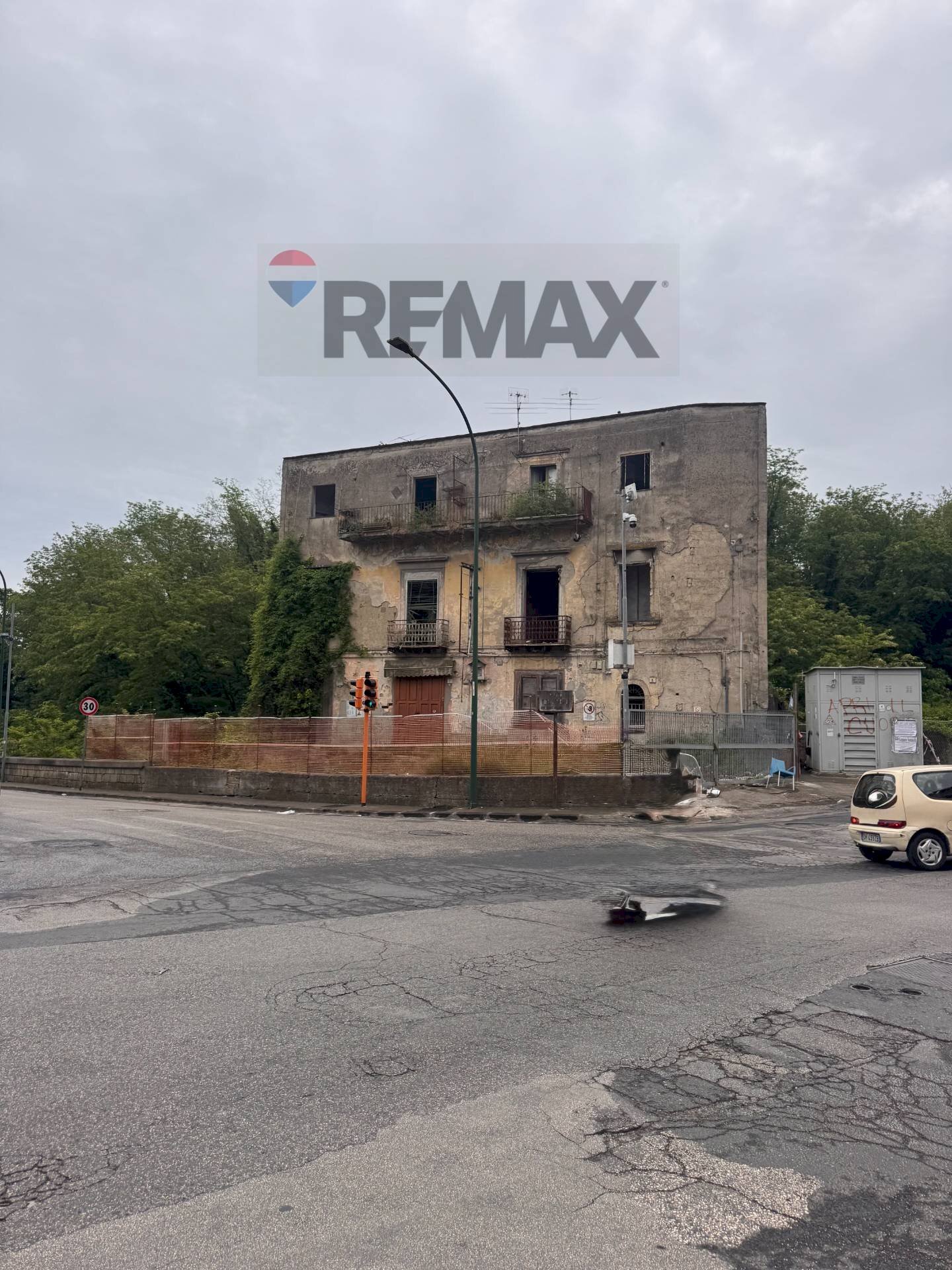 Edificio all\'aperto - Appartamento Piazzetta Ponte Caracciolo
 
5, Napoli - foto 1